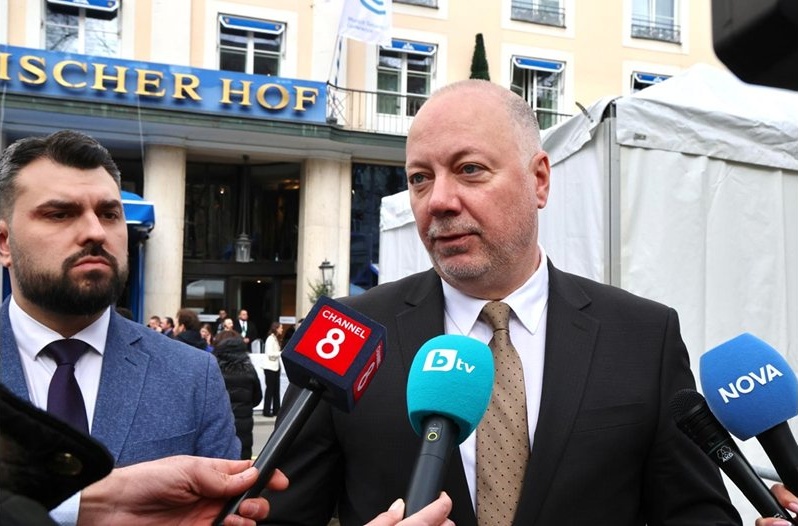 Росен Желязков в Мюнхен: Изграждаме отбранителен капацитет с водещи световни производители