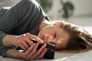 Идва ли краят на приложенията за запознанства: Поколението Z се завръща към реалността