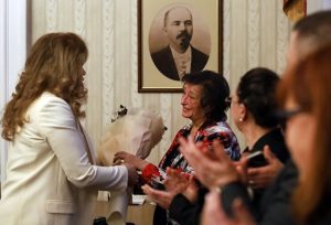 От Живков до Йотова: Богдана Николова – легендарната стенографка на „Дондуков“ 2