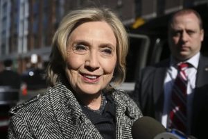 Хилъри Клинтън: Позорно е да се принуждава Украйна към капитулация пред Путин