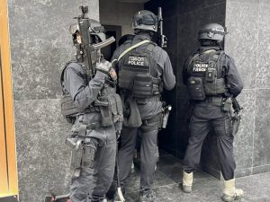 ГДБОП издирва администраторите на сатиричната страница „Копейкин“ заради видео с руско знаме