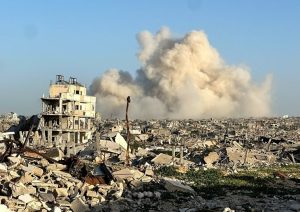 Израелски въздушни удари в Газа отнеха живота на десетки при нарушения на примирието