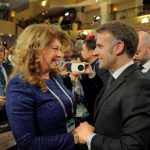 В Мюнхен за първи път като президенти си стиснаха ръцете Йотова и Макрон