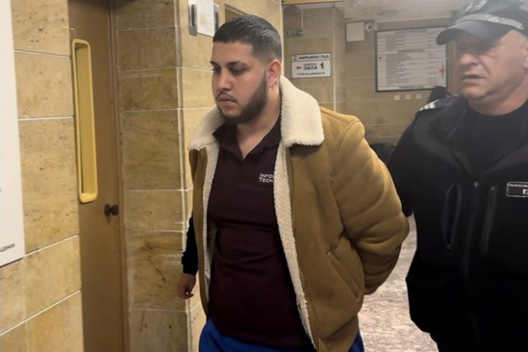 Ерджан Мехмед остава в ареста след фаталната катастрофа край Розино с 1,6 промила алкохол Ерджан Мехмед остава в ареста след фаталната катастрофа край Розино с 1,6 промила алкохол