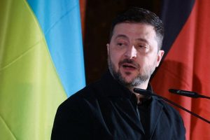 Зеленски обяви спешни консултации във Франция за възстановяване на енергетиката