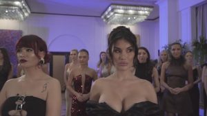 Попфолк певица и учителка по химия влиза в битка за сърцата на тримата ергени