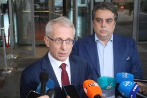 Николай Денков настоява за международни експерти по случая „Петрохан“