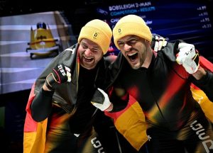 Франция с исторически триумф в биатлона и германска доминация в бобслея на Олимпиадата в Милано/Кортина