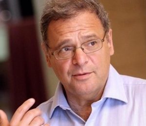 Юлиан Попов, чиято цел бе да зариби Перловската река, отново в екоминистерството