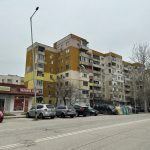 Силният вятър в Пловдив събори улична лампа и дървета в район Тракия