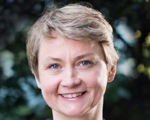 Лондон осъди 10-годишните присъди за шпионаж на британска двойка в Иран