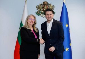 Ирена Георгиева пое Министерството на туризма от Мирослав Боршош