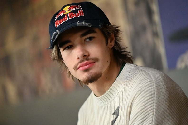 Никола Цолов приключи предсезонните тестове във Формула 2 с 12-о време в Барселона