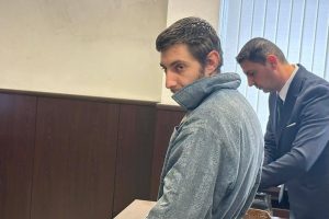 Ангел от Радиново живял седмица с трупа на баща си, поканил роднина да го види