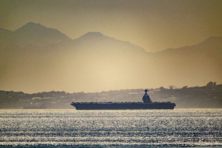 Най-големият самолетоносач в света USS Gerald R. Ford навлезе в Средиземно море