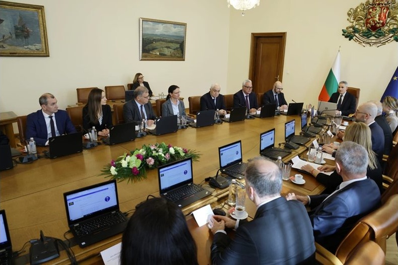 Новите назначения в кабинета „Гюров“: 12 зам.-министри и пълна смяна на областните управители