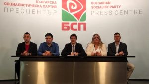 Игра на гласове в БСП заради ветото на Илияна Йотова върху Изборния кодекс