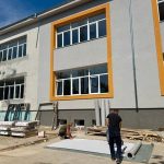 Обзавеждат с нови мебели наскоро ремонтираното НУ „Климент Охридски“ в Пловдив