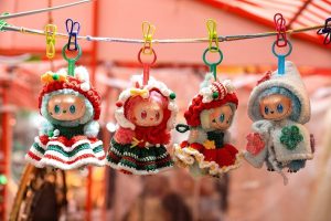 Малките кукли създават огромен пазар: Как модата за играчки завладя младите потребители