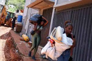 Тежки наводнения в Бразилия: Най-малко 36 души загинаха, десетки са в неизвестност