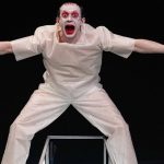 Разпадът на отхвърления от матрицата японец в шокиращия, но хитов „Жената-конбини“