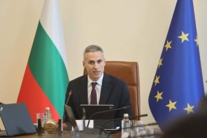 Проверки за 500 млн. евро: Служебният кабинет разследва скъпи мантинели и медицински тестове