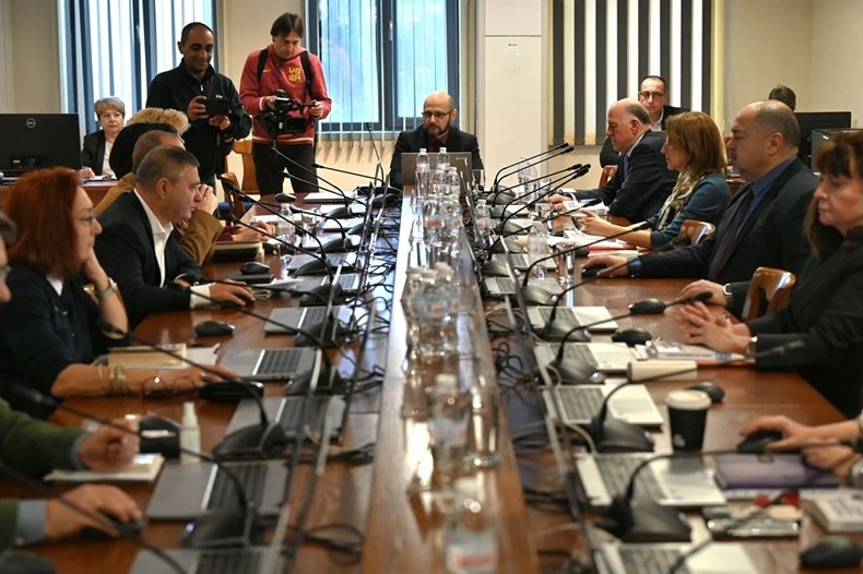 Пети час дебат във ВСС кой трябва да решава за Сарафов - пленумът или прокурорската колегия