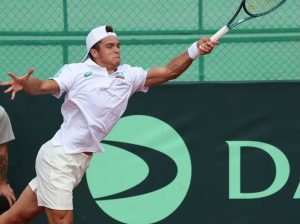 Водачът в схемата Зандро Коп спря Александър Василев на турнира в Анталия