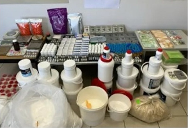 Агенция „Митници" задържа над 15 000 опаковки нелегални лекарства и анаболи