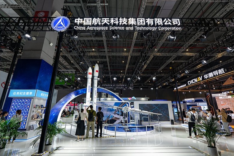 КМГ: Китай планира нови мисии до станция „Тиенгун" и подготовка за Луната през 2026 г.