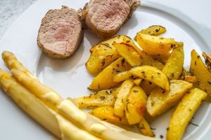 Диетолози: Охлаждането на въглехидратните храни може да помогне за отслабване