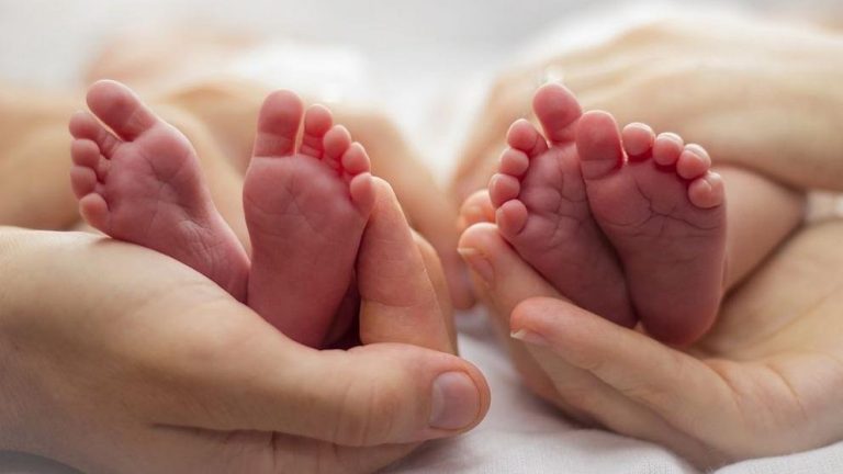 80 бебета са родени във Варна през 2025 г. чрез общинската инвитро програма