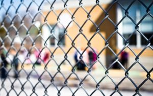 Агресия в Бургас: 16-годишен е с фрактура на носа след брутален побой в училищен двор