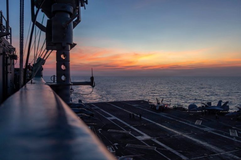 Американската армия свали ирански дрон в Арабско море преди ключови преговори Американската армия свали ирански дрон в Арабско море преди ключови преговори