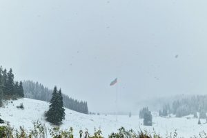 Бедствено положение в Смолян: Снеговалежи и порои изолираха населени места в Родопите