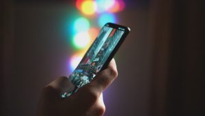 ТикТок предизвикателства с лекарства застрашават живота на децата в интернет