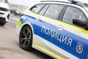 Четири коли се удариха край Бистрица: Пътят е напълно блокиран