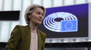 ЕК предложи 20-и пакет от санкции срещу Русия: Пълна блокада на морските услуги за петрол