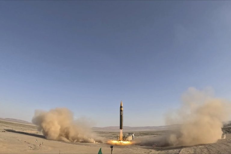 Иран разположи „Хорамшар 4“: Нова балистична ракета с обсег 2000 км и масивен боен товар