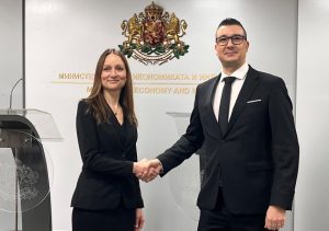 Ирина Щонова официално пое Министерството на икономиката и индустрията