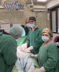 Хирурзи в Бургас извадиха 2-килограмов тумор от корема на 60-годишна жена