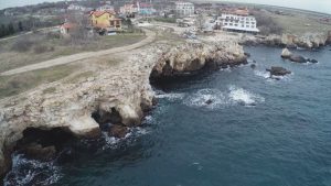 Изчезващият бряг: Как климатичните промени и ерозията прекрояват Черно море