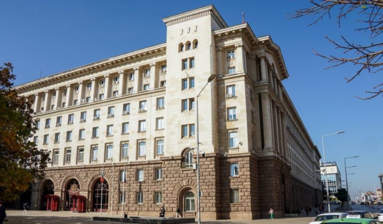 Ключова политическа седмица: Илияна Йотова избира нов служебен премиер Ключова политическа седмица: Илияна Йотова избира нов служебен премиер