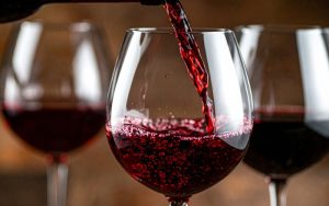 На Трифон Зарезан: Българското винопроизводство пред сериозни предизвикателства и пазарен срив