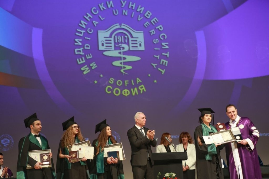 Общо 604 млади лекари от МУ-София положиха Хипократова клетва