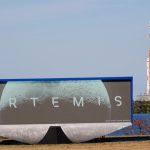 НАСА премести ракетата за мисията „Артемис 2“ в хангар за спешен ремонт