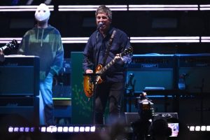 Ноел Галахър получава приза „Автор на песни на годината“ на наградите „Брит“