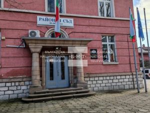 Оставиха в ареста Емил Дангов за погрома над съда във Велинград