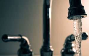 Екипи на ВиК-Шумен работят по авариралата помпена станция „1300“ след отводняването ѝ