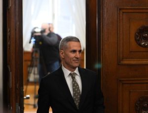 Служебният премиер Андрей Гюров на ключова среща с ЦИК за изборите на 19 април